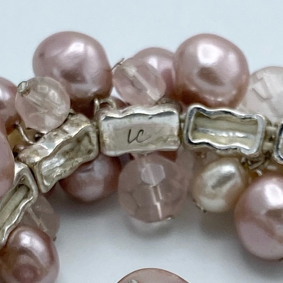 Liz Claiborne Faux Pearl Pink White Beaded Stretch Cha Cha Bracelet - Picture 4 of 10